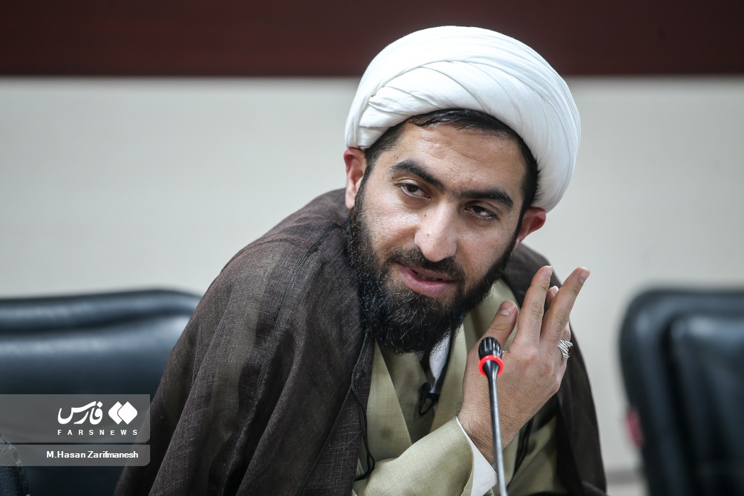 مداحی که با زاویه دید و سن متفاوت، امتداد کار پدر است/ حسین طاهری: ظرفیت استودیوخوانی با زیاده‌روی‌ها از بین رفت