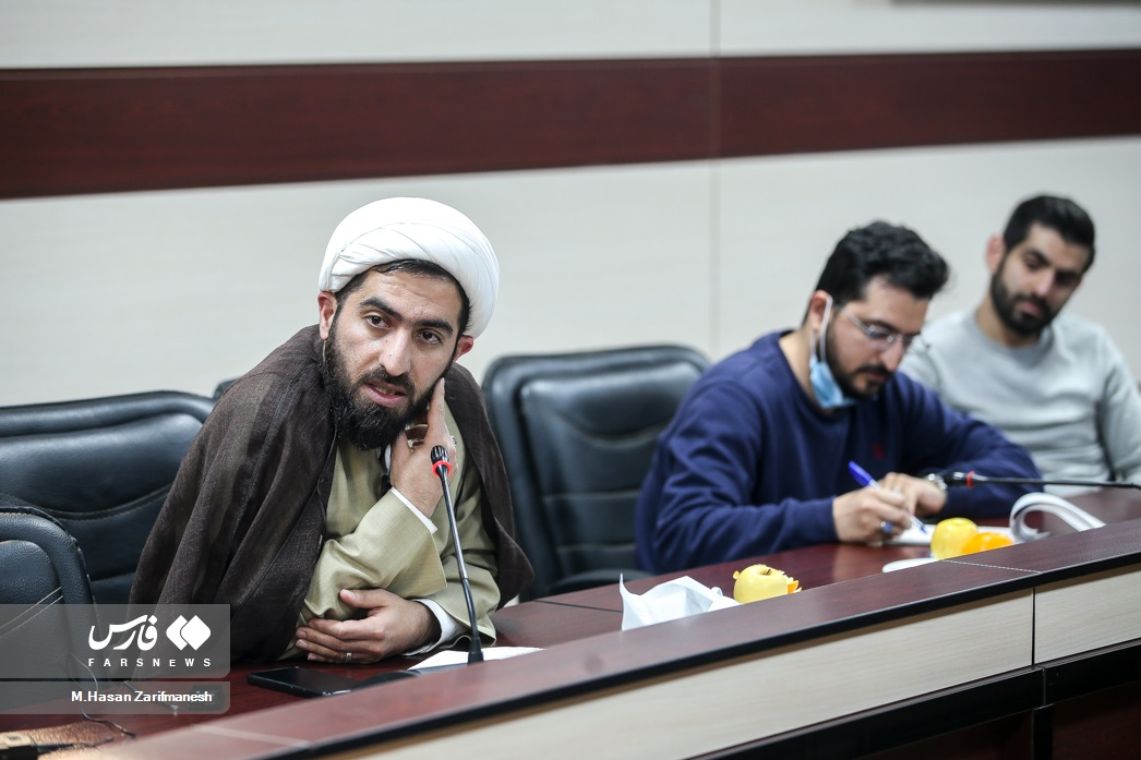 مداحی که با زاویه دید و سن متفاوت، امتداد کار پدر است/ حسین طاهری: ظرفیت استودیوخوانی با زیاده‌روی‌ها از بین رفت
