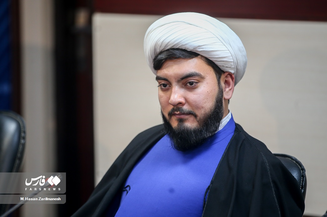 مداحی که با زاویه دید و سن متفاوت، امتداد کار پدر است/ حسین طاهری: ظرفیت استودیوخوانی با زیاده‌روی‌ها از بین رفت