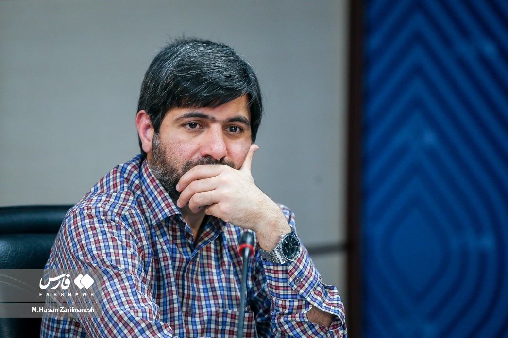 مداحی که با زاویه دید و سن متفاوت، امتداد کار پدر است/ حسین طاهری: ظرفیت استودیوخوانی با زیاده‌روی‌ها از بین رفت
