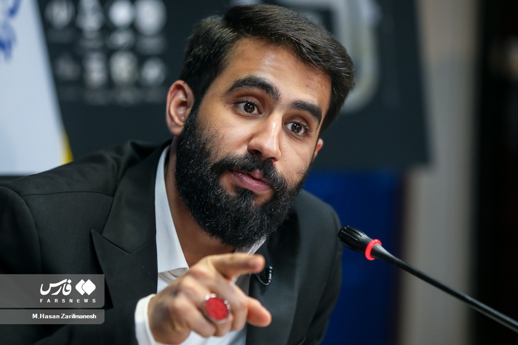 مداحی که با زاویه دید و سن متفاوت، امتداد کار پدر است/ حسین طاهری: ظرفیت استودیوخوانی با زیاده‌روی‌ها از بین رفت