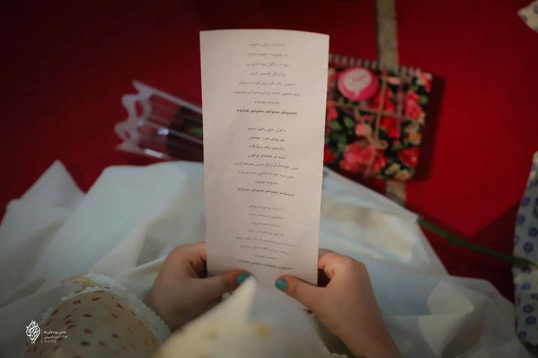 مطیعی «کارت صدآفرین» را برای دختران روزه اولی خواند +فیلم