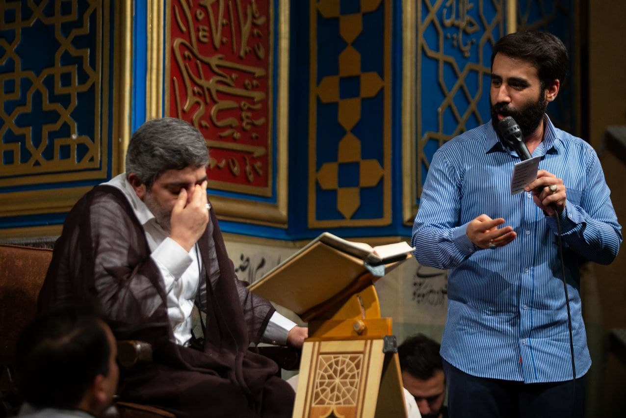مناجات‌خوانی طاهری‌ها با چاشنی معرفی یک شهید و کتابش +عکس و فیلم