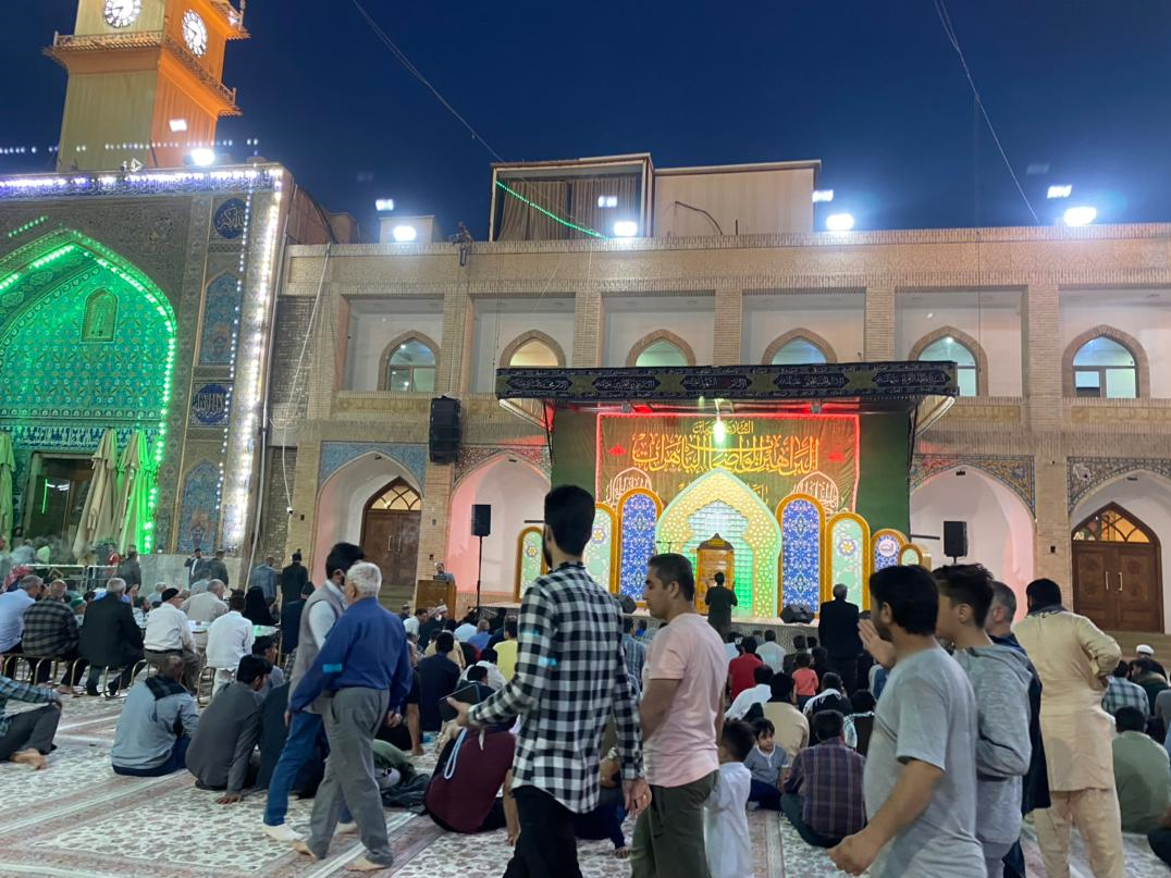 مهمانی خانوادگی در حرم سامرا همزمان با ماه مبارک رمضان+فیلم و تصاویر