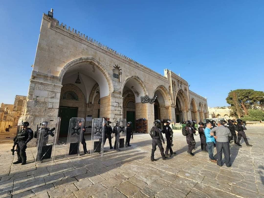 نظامیان صهیونیست ۴۲ فلسطینی را در مسجدالاقصی مجروح کردند