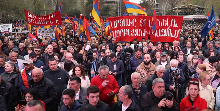 هشدار شهروندان ارمنستان به پاشینیان در زمینه مذاکره با علی اف