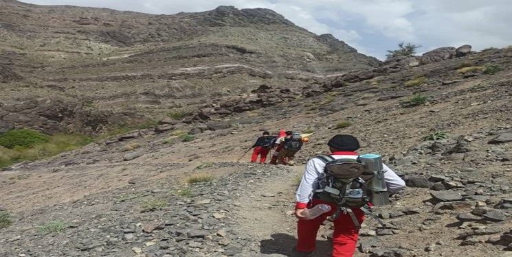 ۱۵ ساعت عملیات جستجو برای نجات جان یک کوهنورد در ارتفاعات کوه هزار