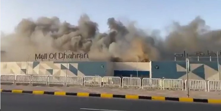 آتش‌سوزی در مجتمعی تجاری در عربستان سعودی+ویدئو