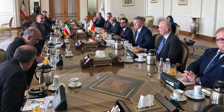 تأکید امیرعبداللهیان بر رفع موانع مبادلات تجاری بین ایران و لهستان