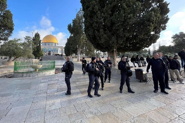 تعرض صهیونیست‌ها به مسجدالاقصی به بهانه سالروز اشغال فلسطین+فیلم