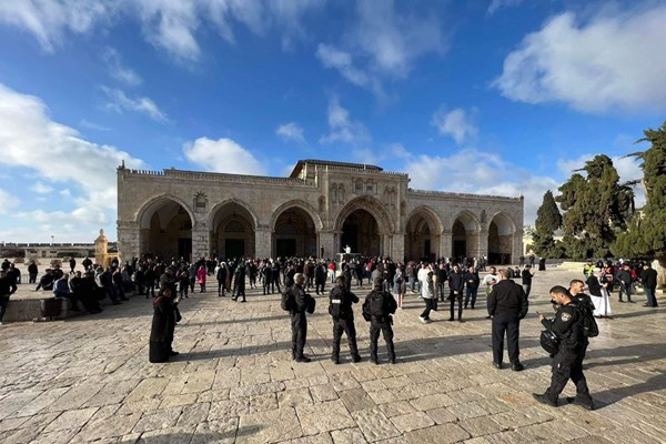 تعرض صهیونیست‌ها به مسجدالاقصی به بهانه سالروز اشغال فلسطین+فیلم