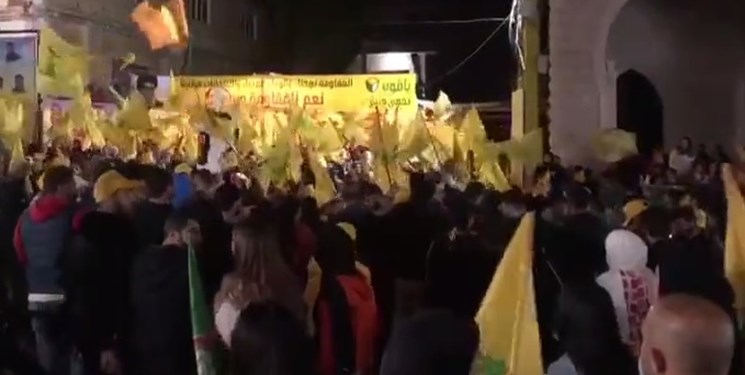 شادی خیابانی حامیان حزب‌الله در پی پیروزی برخی نامزدهایشان + فیلم