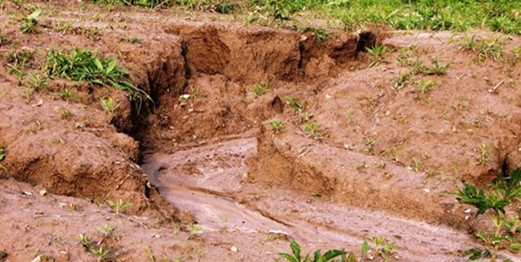 فرسایش خاک در برخی نقاط کشور به ۱۰۰ تن در هکتار می‌رسد