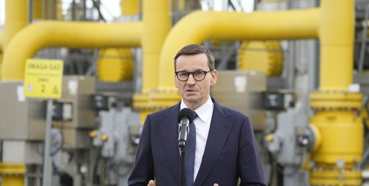 لهستان عرضه سوخت رایگان به اوکراین را متوقف کرد