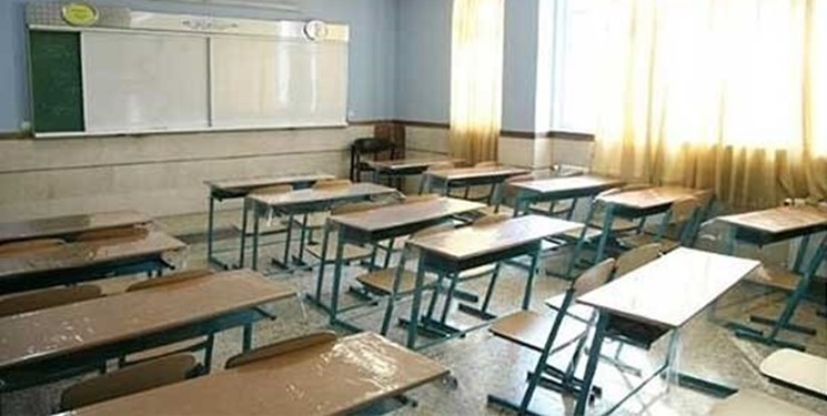 مدارس شهرستان‌های انار و زرند بر اثر خیزش ریزگردها تعطیل شد