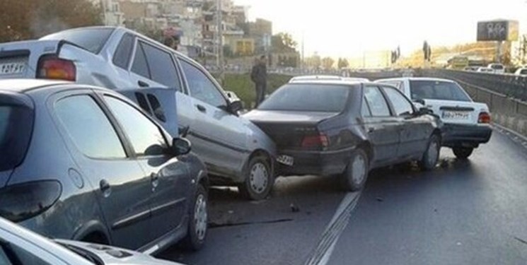 وقوع تصادف زنجیره‌ای در حومه شهر کرمان/۷ نفر مصدوم شدند