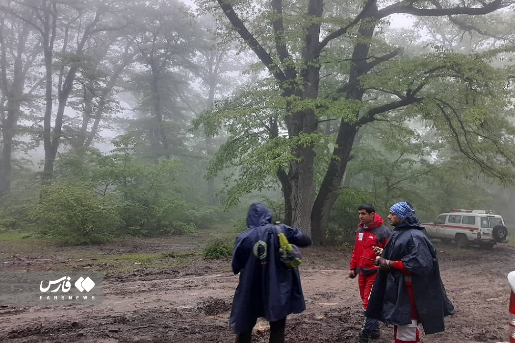 کشف سرنخ‌هایی از دختربچه مفقود در جنگل‌های کالپوش/ عملیات جست‌وجو متوقف نشده است