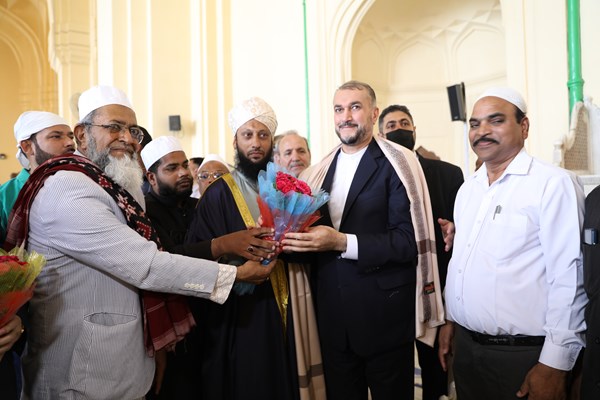 امیرعبداللهیان در نماز جمعه حیدرآباد +عکس