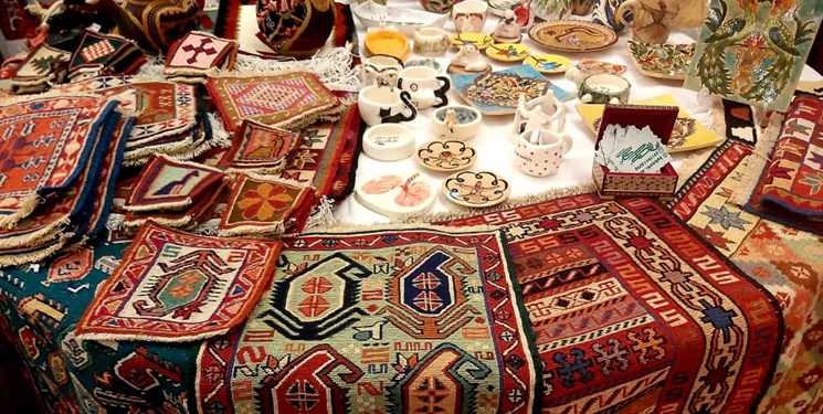نمایش سرپنجه‌های سرشار از عشق هنرمندان کرمانی در نمایشگاه صنایع دستی