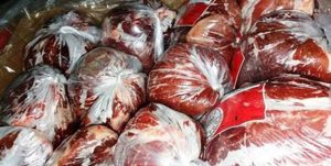 پویش نذر قربانی|توزیع ۱۲۰۰ بسته گوشت گرم بین نیازمندان کرمانی