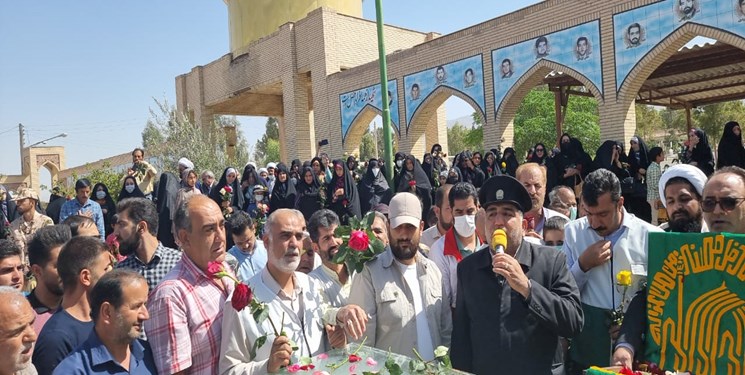 کاروان زیر سایه خورشید به زرند رسید