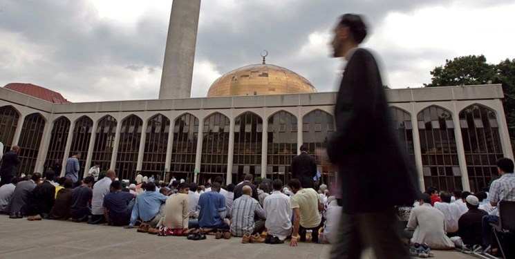 ۷۰ درصد مسلمانان انگلیسی رفتارهای اسلام‌ستیزانه را در محل کار تجربه کرده‌اند