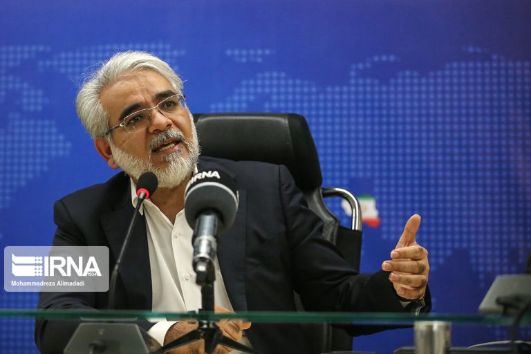 رئیس سازمان خصوصی‌سازی: الزامی برای افشای رقم قرارداد استقلال و پرسپولیس وجود ندارد/ ارقام غیرواقعی باشد، برخورد می‌کنیم