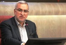 وزیر بهداشت با خانواده شهید صحافی در استان سمنان دیدار کرد