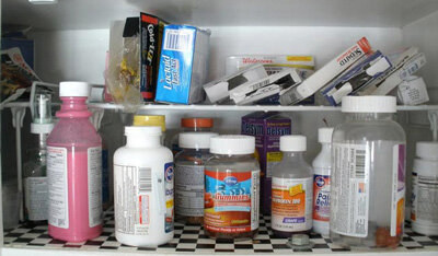 نحوه نگهداری دارو در منزل؛ آیا یخچال جای مناسبی برای داروهاست؟
