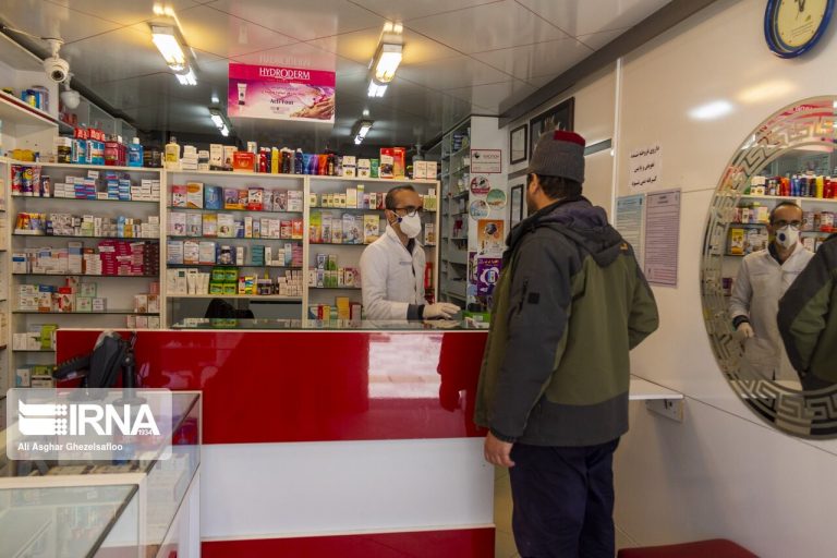 جست‌وجوی شبانه در داروخانه‌ها؛ بیماران همچنان منتظر