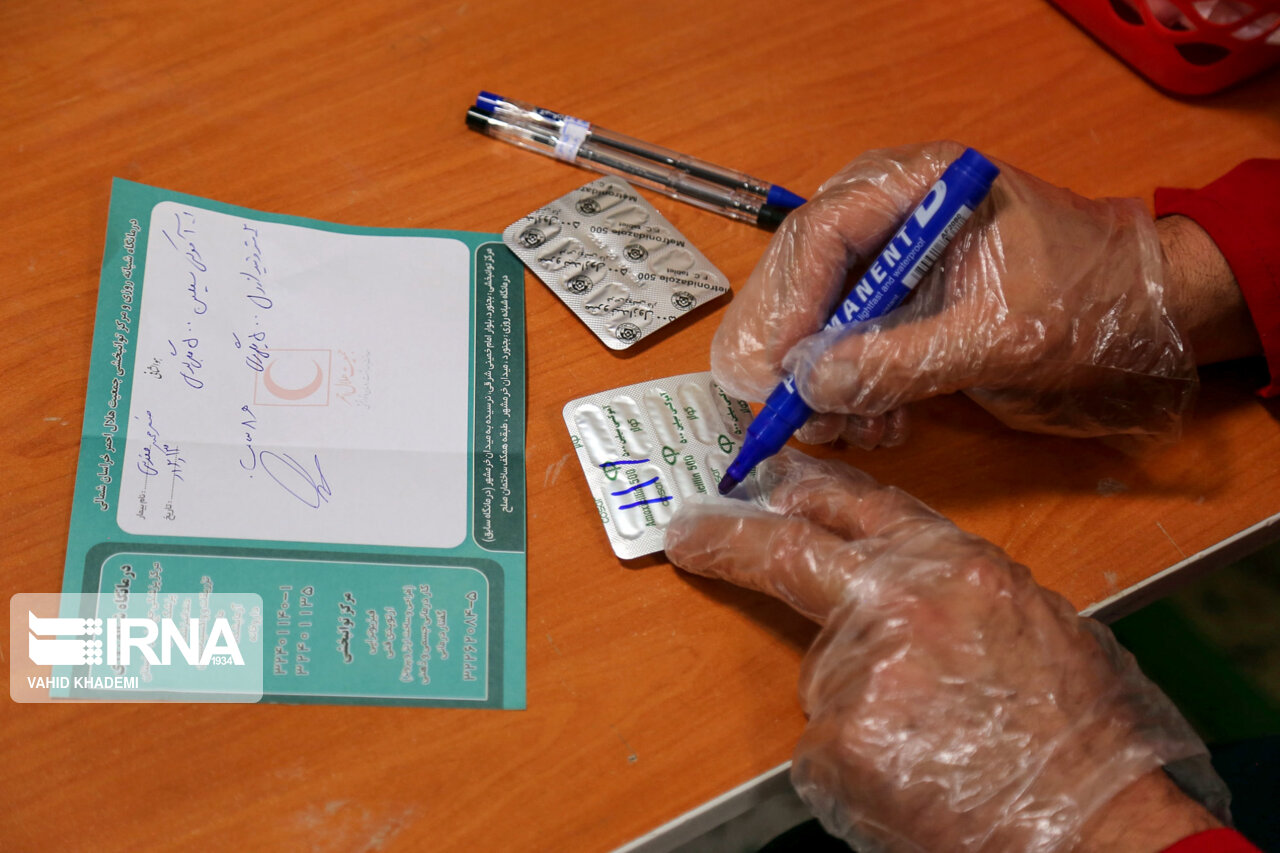 معاون وزیر بهداشت: میانگین تجویز دارو در ایران بالاتر از دنیا و حدود ۳/۶ قلم است