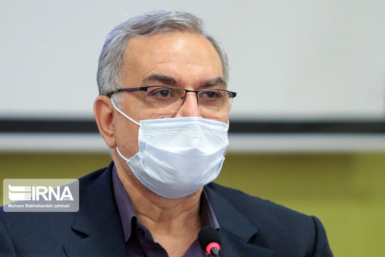 وزیر بهداشت: تصمیمی برای تعطیلی مدارس نداریم/سقف کارانه پزشکان افزایش یافت