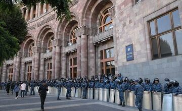 ادامه تظاهرات مخالفان پاشینیان در پایتخت ارمنستان