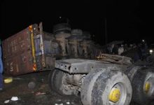 تصادف کامیون با کامیونت در بزرگراه آزادگان