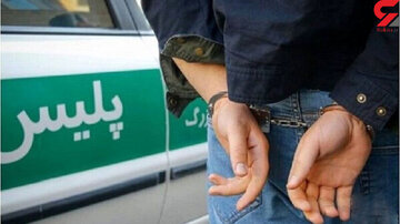 دستبند قانون بر دستان عامل تیراندازی در شاهرود