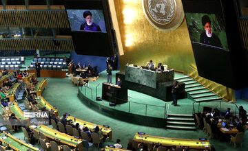 عکس همراهان رئیسی در زمان سخنرانی در صحن سازمان ملل