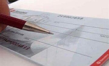 مامور پلیس کیف حاوی چکهای سفید امضا را به صاحبش بازگرداند