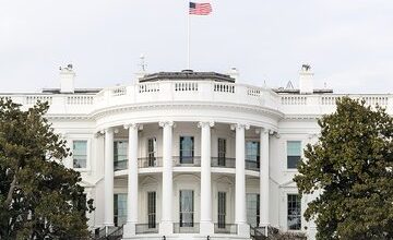 کاخ سفید : آزادی ۵ آمریکایی در مقابل آزادی ۵ ایرانی و آزادسازی دارایی‌ های ایران را تایید می کنیم