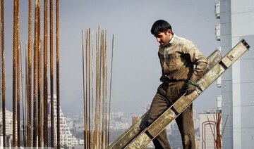 فرمول تعیین حقوق کارگران تغییر می‌کند؟ / بابایی: می‌خواهند توپ دستمزد را به زمین قوای دیگری بیندازند و مجلس را با جامعه کارگری درگیر کنند