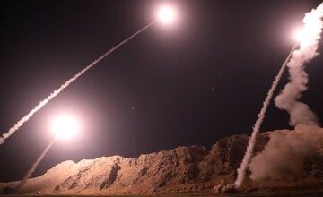 موشک های ایران به هدف خوردند /ضربات سنگین ایران به پایگاه هوایی اسرائیل /۱۵۰ موشک به سمت اسرائیل شلیک شد