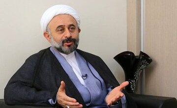 نقویان: آی انسان‌های نگران حجاب، به داد میلیون‌ها محروم برسید /باید برای انسانیت رو به احتضارمان متأسف باشیم