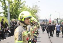 ادای احترام آتش‌نشانان به پیکر رئیس جمهور شهید و همراهان