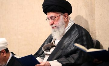 برگزاری مراسم ختم مادر سیدحسن نصرالله از سوی رهبر انقلاب