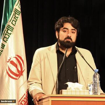 دبیر جشنواره شعر فارسی رضوی:اشعار محفل”خادم الرضا” تلفیقی از سوگواره و حماسه بود