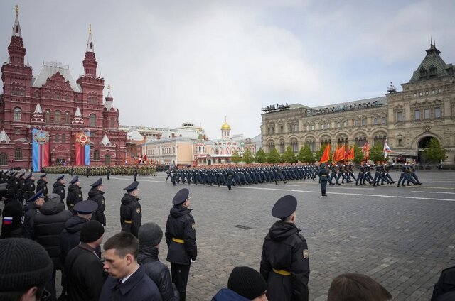 رژه «روز پیروزی» در میدان سرخ مسکو/ پوتین: روسیه به کسی اجازه نخواهد داد ما را تهدید کند