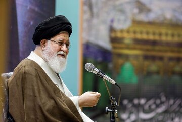علم الهدی: خانواده شهدای فاطمیون ولینعمت انقلاب و مذهب تشیع هستند