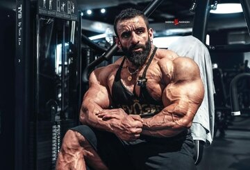 عکس| هادی چوپان: من یک پرندهام؛ با شلوار جین!