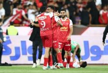 عکس‌| همسران ۳ بازیکن پرسپولیس در ورزشگاه آزادی