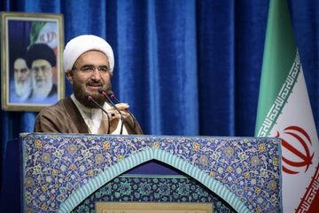 مخالفت امام جمعه تهران با تعطیلی روز شنبه /شورای نگهبان هنوز فرصت دارد!