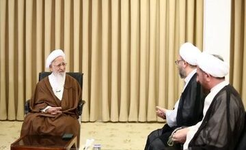 آیت الله جوادی آملی: مشکل حجاب با «بگیر و ببند» حل نمی‌شود /اگر اختلاس و نجومی‌بگیر در کشور نباشد، مردم هم به قانون احترام می گذارند